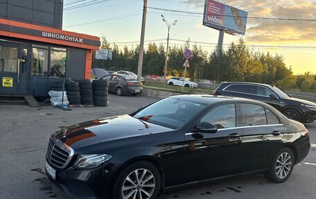 Mercedes-Benz E-Класс, 2019 год, 2 600 000 рублей, 15 фотография