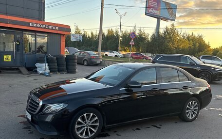 Mercedes-Benz E-Класс, 2019 год, 2 600 000 рублей, 16 фотография