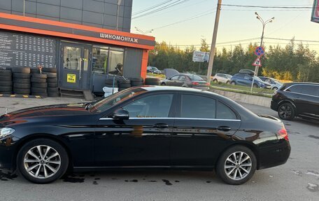 Mercedes-Benz E-Класс, 2019 год, 2 600 000 рублей, 19 фотография