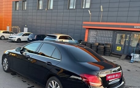 Mercedes-Benz E-Класс, 2019 год, 2 600 000 рублей, 22 фотография