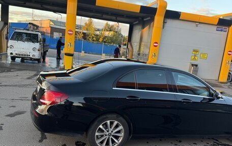 Mercedes-Benz E-Класс, 2019 год, 2 600 000 рублей, 32 фотография