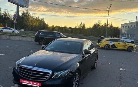 Mercedes-Benz E-Класс, 2019 год, 2 600 000 рублей, 12 фотография