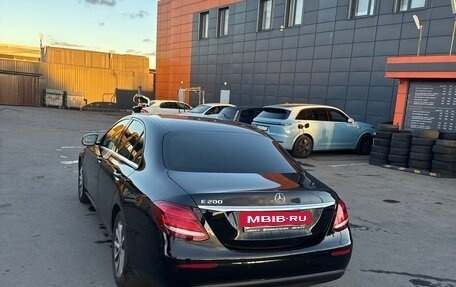 Mercedes-Benz E-Класс, 2019 год, 2 600 000 рублей, 25 фотография