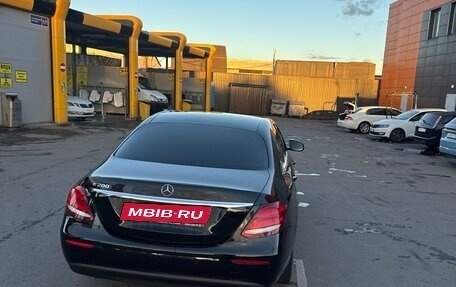 Mercedes-Benz E-Класс, 2019 год, 2 600 000 рублей, 28 фотография