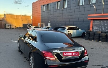 Mercedes-Benz E-Класс, 2019 год, 2 600 000 рублей, 24 фотография