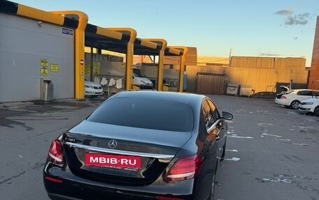 Mercedes-Benz E-Класс, 2019 год, 2 600 000 рублей, 29 фотография