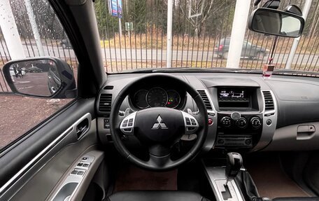 Mitsubishi Pajero IV, 2011 год, 1 649 000 рублей, 11 фотография