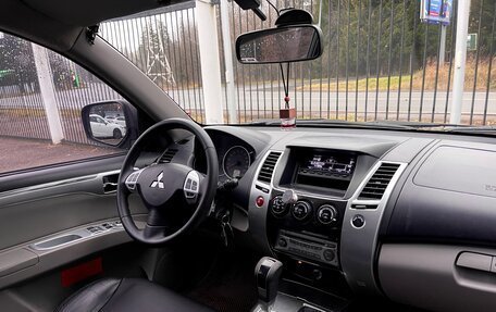 Mitsubishi Pajero IV, 2011 год, 1 649 000 рублей, 9 фотография