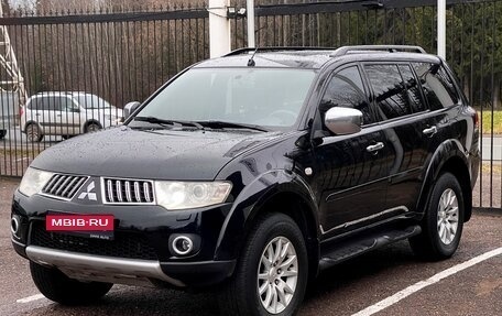 Mitsubishi Pajero IV, 2011 год, 1 649 000 рублей, 3 фотография