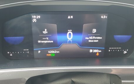 Volkswagen Tiguan II, 2022 год, 3 650 000 рублей, 8 фотография