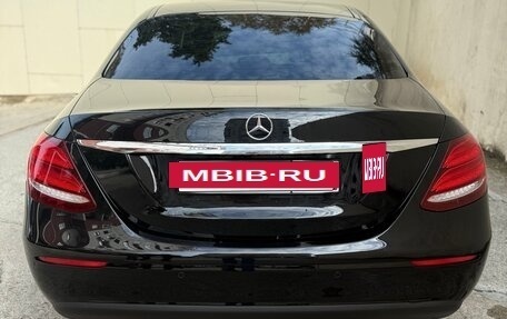 Mercedes-Benz E-Класс, 2019 год, 2 750 000 рублей, 4 фотография