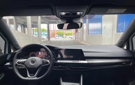 Volkswagen Golf VIII, 2022 год, 2 100 000 рублей, 9 фотография