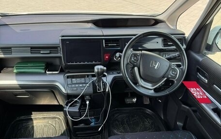 Honda Stepwgn IV, 2021 год, 2 130 000 рублей, 4 фотография