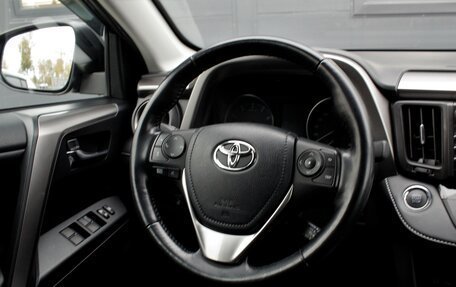 Toyota RAV4, 2019 год, 3 000 000 рублей, 9 фотография