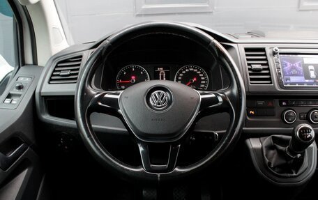 Volkswagen Caravelle T6 рестайлинг, 2019 год, 2 950 000 рублей, 8 фотография