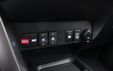 Toyota RAV4, 2019 год, 3 000 000 рублей, 18 фотография