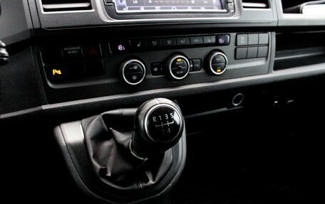 Volkswagen Caravelle T6 рестайлинг, 2019 год, 2 950 000 рублей, 14 фотография