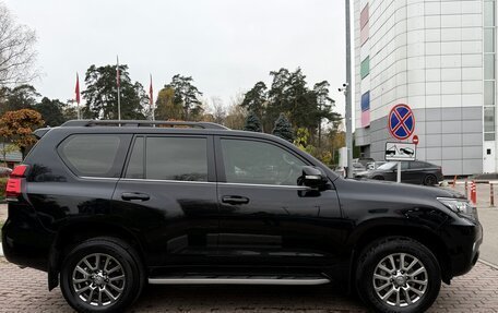 Toyota Land Cruiser Prado 150 рестайлинг 2, 2019 год, 4 950 000 рублей, 5 фотография