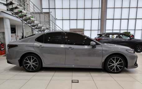 Toyota Camry, 2021 год, 2 750 000 рублей, 4 фотография