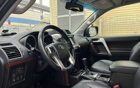 Toyota Land Cruiser Prado 150 рестайлинг 2, 2016 год, 4 200 000 рублей, 10 фотография