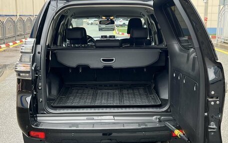 Toyota Land Cruiser Prado 150 рестайлинг 2, 2016 год, 4 200 000 рублей, 25 фотография