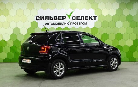 Volkswagen Polo VI (EU Market), 2011 год, 650 000 рублей, 2 фотография