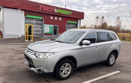 Mitsubishi Outlander III рестайлинг 3, 2014 год, 1 400 000 рублей, 6 фотография