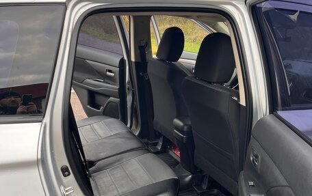 Mitsubishi Outlander III рестайлинг 3, 2014 год, 1 400 000 рублей, 7 фотография