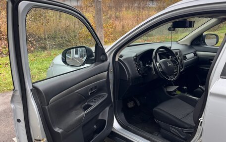 Mitsubishi Outlander III рестайлинг 3, 2014 год, 1 400 000 рублей, 21 фотография