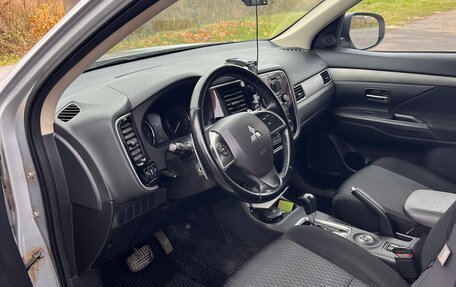 Mitsubishi Outlander III рестайлинг 3, 2014 год, 1 400 000 рублей, 20 фотография
