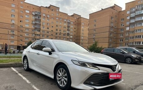 Toyota Camry, 2019 год, 2 350 000 рублей, 1 фотография