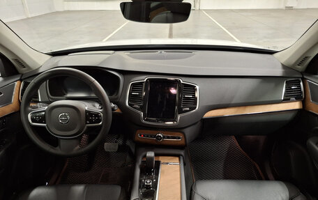 Volvo XC90 II рестайлинг, 2023 год, 5 800 000 рублей, 14 фотография