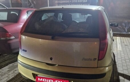 Fiat Punto III Punto Evo рестайлинг, 2000 год, 240 000 рублей, 2 фотография