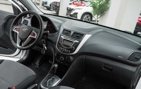 Hyundai Solaris II рестайлинг, 2012 год, 799 000 рублей, 10 фотография