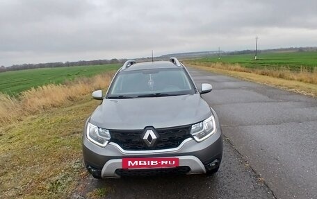 Renault Duster, 2022 год, 1 800 000 рублей, 2 фотография