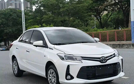 Toyota Vios III, 2022 год, 1 140 000 рублей, 2 фотография