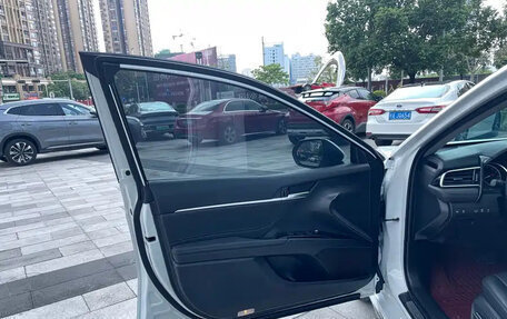 Toyota Camry, 2021 год, 2 380 000 рублей, 15 фотография