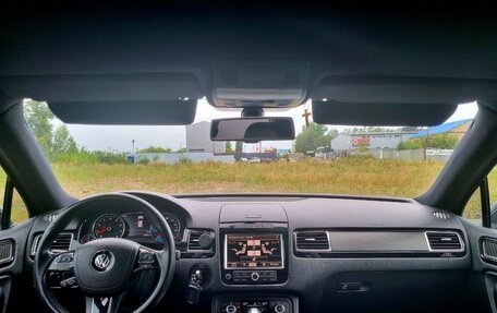 Volkswagen Touareg III, 2011 год, 2 130 000 рублей, 10 фотография