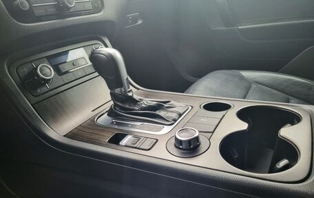 Volkswagen Touareg III, 2011 год, 2 130 000 рублей, 14 фотография