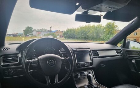 Volkswagen Touareg III, 2011 год, 2 130 000 рублей, 13 фотография