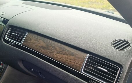 Volkswagen Touareg III, 2011 год, 2 130 000 рублей, 18 фотография