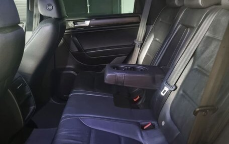 Volkswagen Touareg III, 2011 год, 2 130 000 рублей, 24 фотография