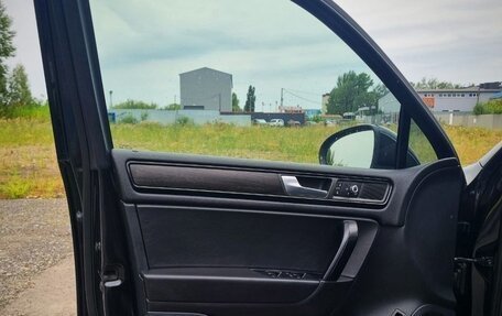 Volkswagen Touareg III, 2011 год, 2 130 000 рублей, 22 фотография