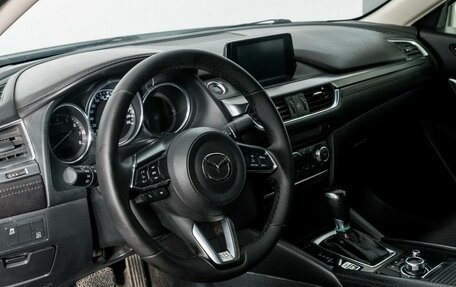 Mazda 6, 2018 год, 1 900 000 рублей, 5 фотография