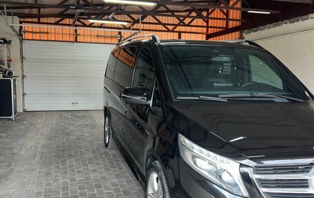 Mercedes-Benz V-Класс, 2017 год, 4 450 000 рублей, 3 фотография