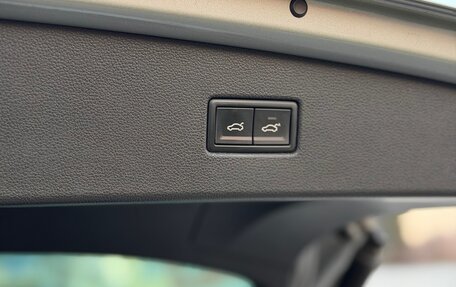 Volkswagen Tiguan II, 2018 год, 2 399 000 рублей, 11 фотография
