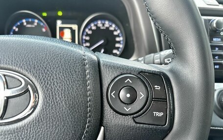 Toyota RAV4, 2019 год, 2 700 000 рублей, 14 фотография