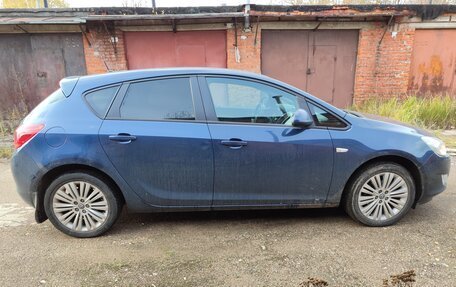 Opel Astra J, 2011 год, 700 000 рублей, 5 фотография