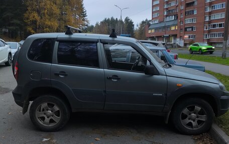 Chevrolet Niva I рестайлинг, 2011 год, 300 000 рублей, 3 фотография