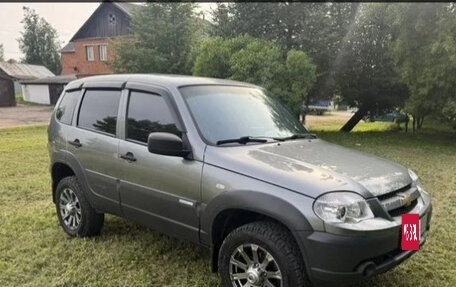 Chevrolet Niva I рестайлинг, 2013 год, 660 000 рублей, 3 фотография